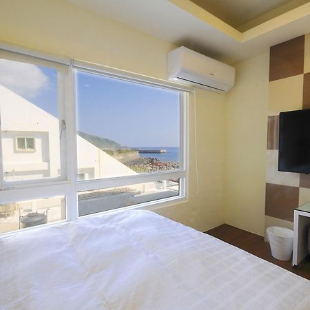 Bed and Breakfast 綠島 綠堤濱海旅店 Lyudao Exterior foto